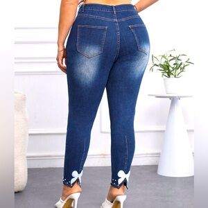 Women's Pearl Decorated Slim Fit Jeans With Cuffs
